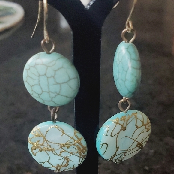 Turquoise Blue Magnesite Focal Stones With Garnet Accent Beads. 🌴 - Picture 3 of 5